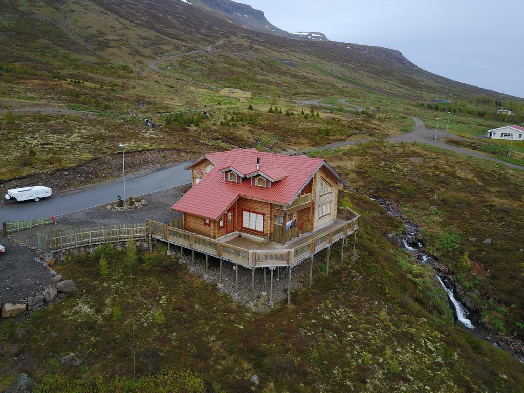 Family Home Faskrudsfjordur Exterior photo